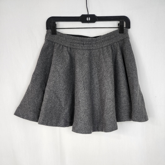 Zara skirts mini  size medium Color gray - Picture 4 of 5